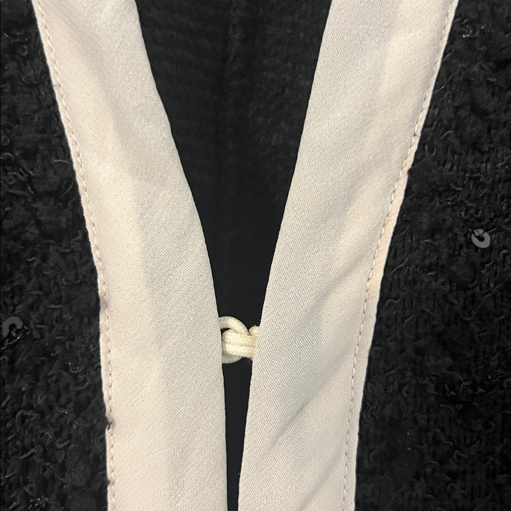 A Rêve sweater. - Picture 6 of 11